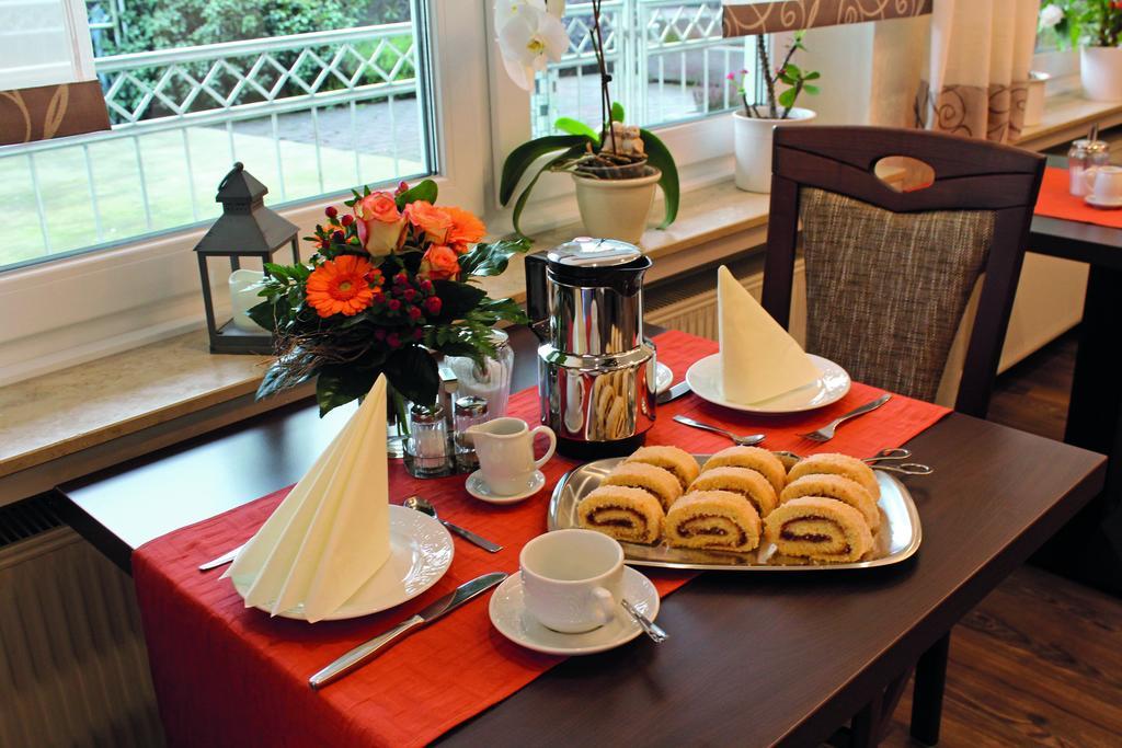 Pension Haus Waldfrieden, Meinecardplus Inklusive ヴィリンゲン エクステリア 写真