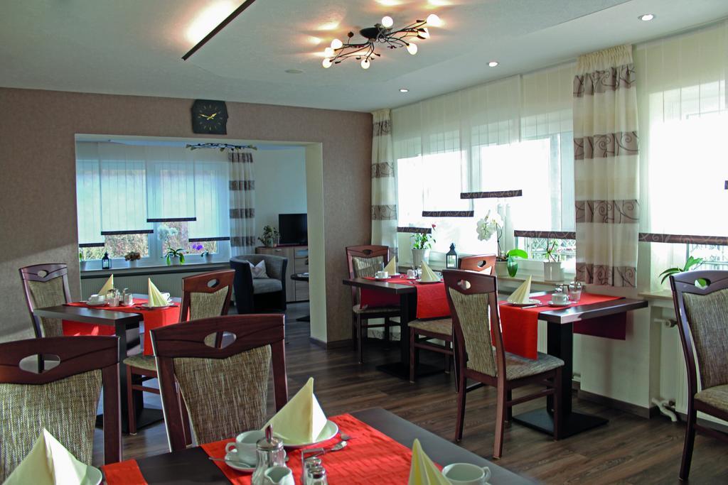 Pension Haus Waldfrieden, Meinecardplus Inklusive ヴィリンゲン エクステリア 写真