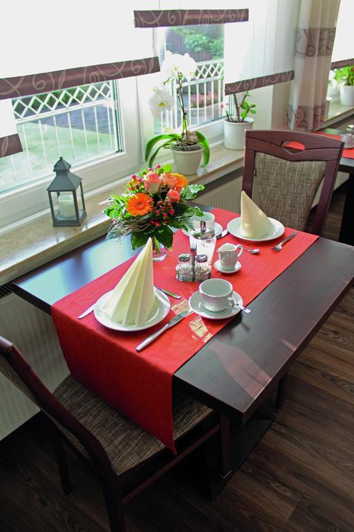 Pension Haus Waldfrieden, Meinecardplus Inklusive ヴィリンゲン エクステリア 写真