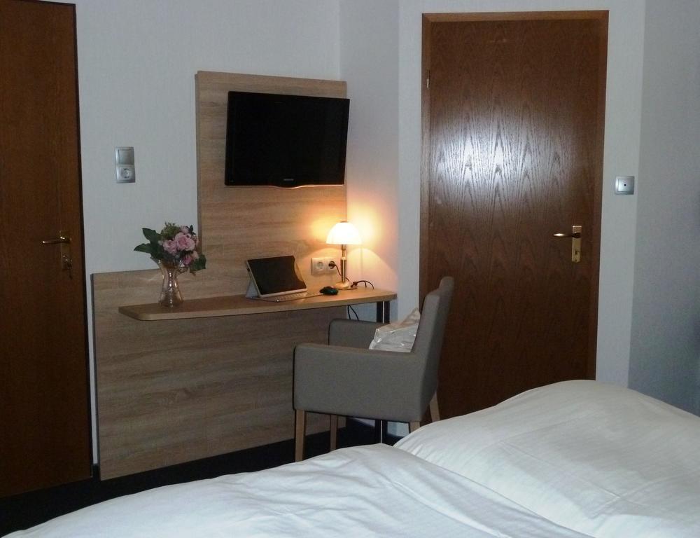 Pension Haus Waldfrieden, Meinecardplus Inklusive ヴィリンゲン エクステリア 写真