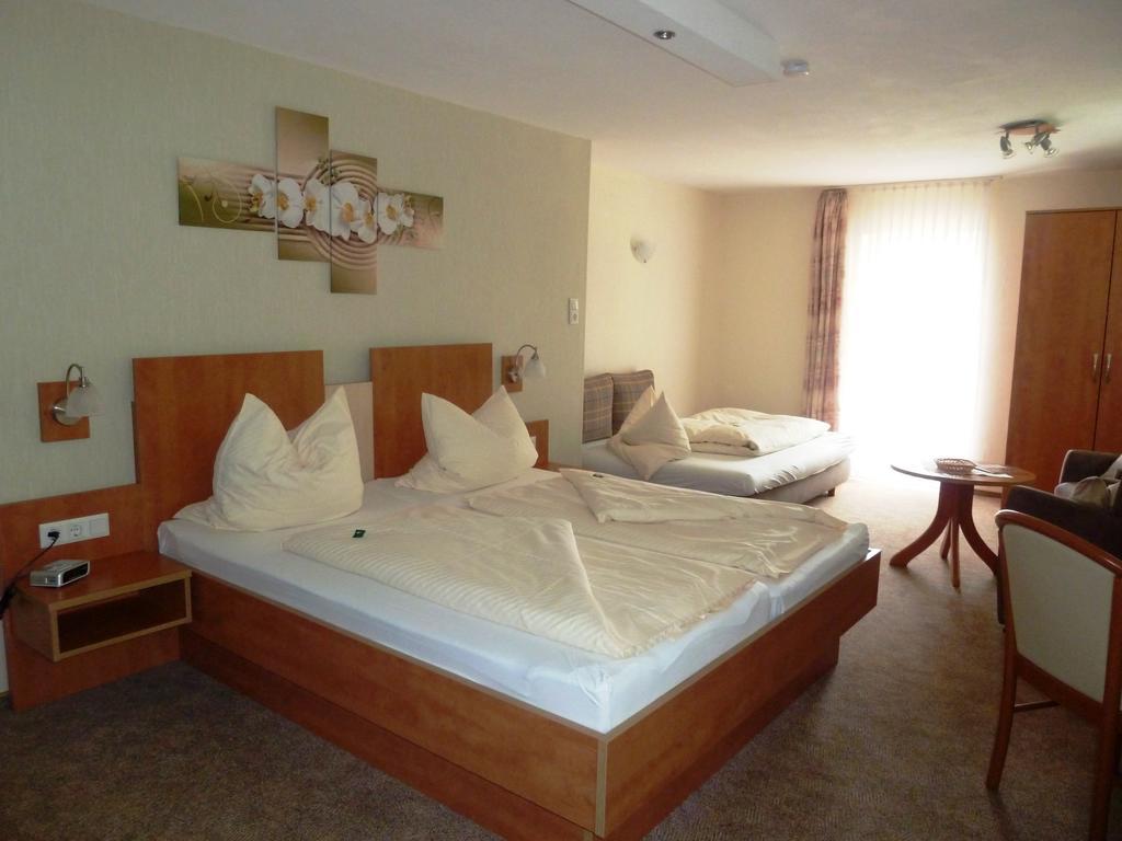 Pension Haus Waldfrieden, Meinecardplus Inklusive ヴィリンゲン エクステリア 写真